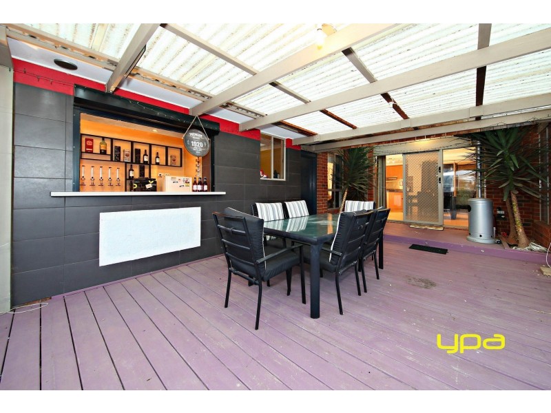 11 Strutt Place, Caroline Springs VIC 3023