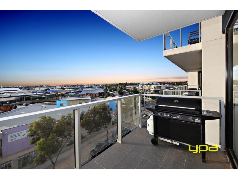26/1 Woodward Way, Caroline Springs VIC 3023