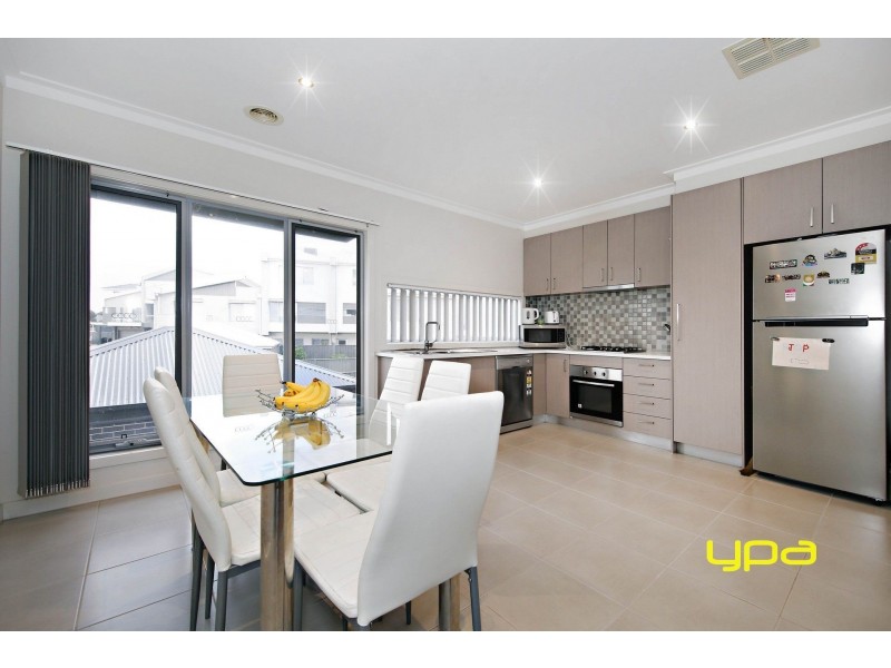 10/69-77 Lancefield Drive, Caroline Springs VIC 3023