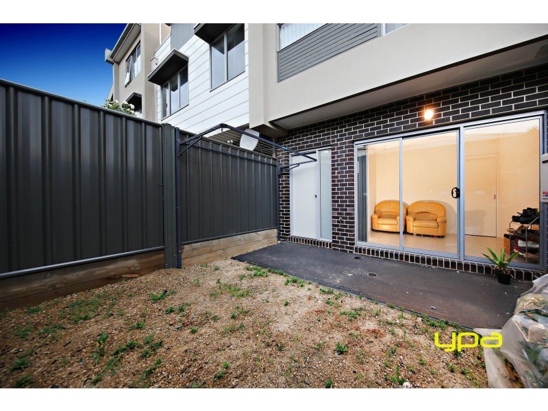 10/69-77 Lancefield Drive, Caroline Springs VIC 3023