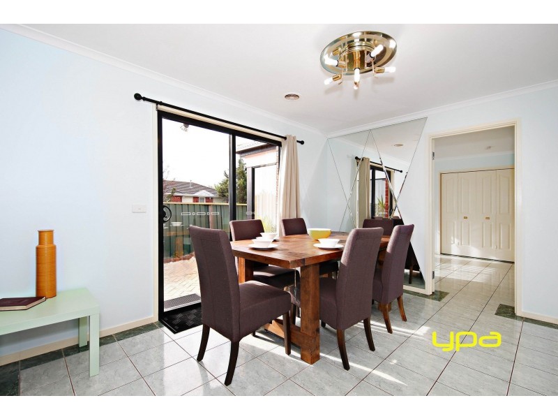 16 Roycroft Avenue, Burnside VIC 3023