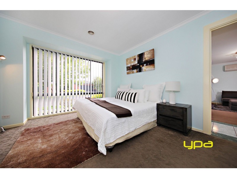 16 Roycroft Avenue, Burnside VIC 3023