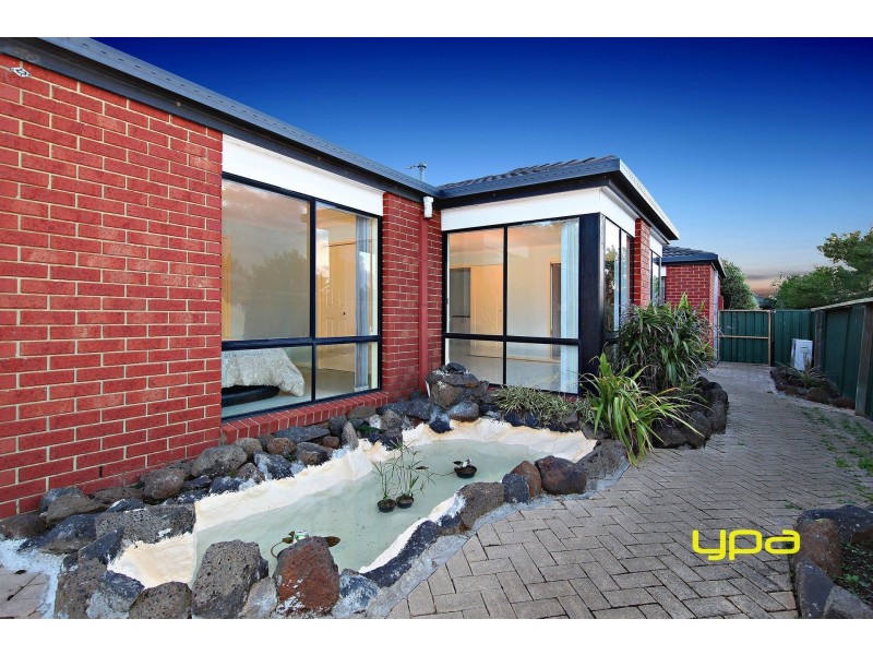 16 Roycroft Avenue, Burnside VIC 3023