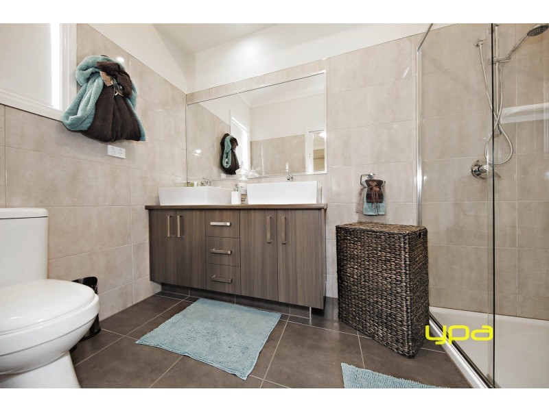 24 Rivoli Close, Plumpton VIC 3335