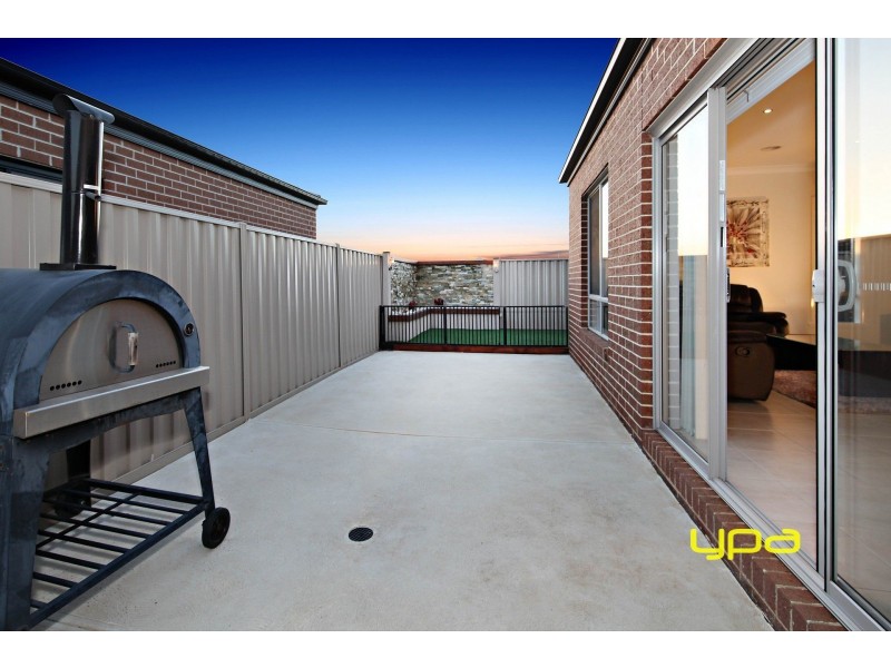 24 Rivoli Close, Plumpton VIC 3335