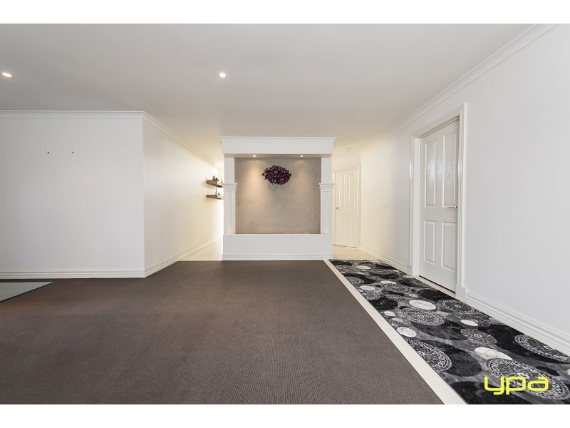 5 Cassan Way, Caroline Springs VIC 3023