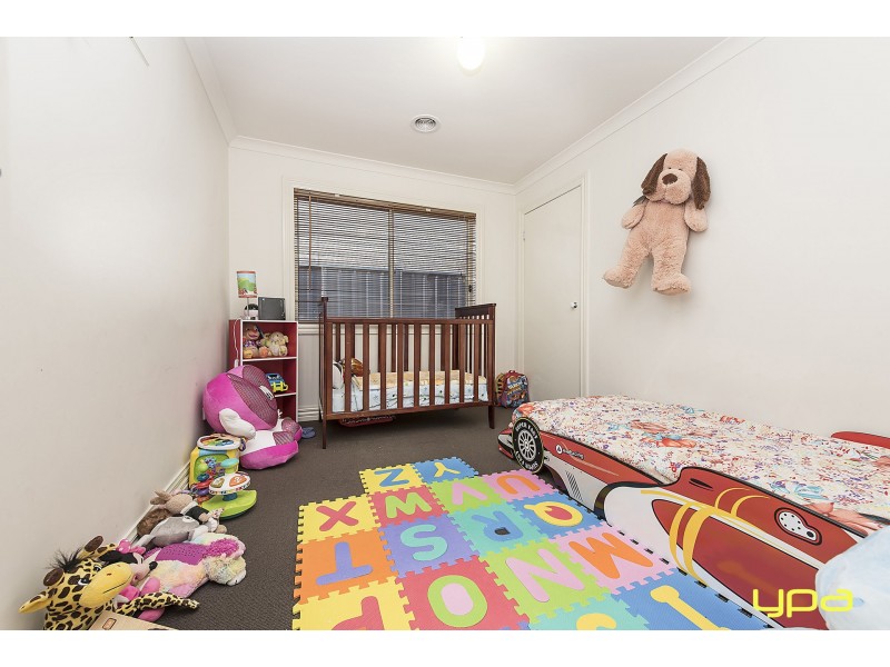 5 Cassan Way, Caroline Springs VIC 3023