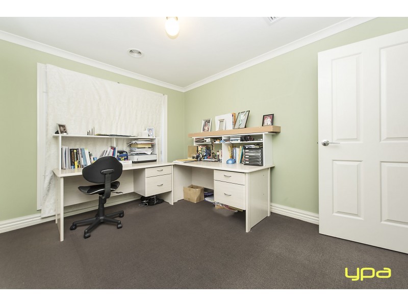 5 Cassan Way, Caroline Springs VIC 3023