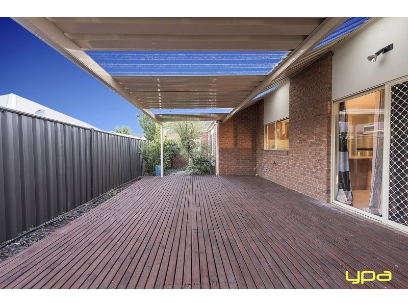 5 Cassan Way, Caroline Springs VIC 3023