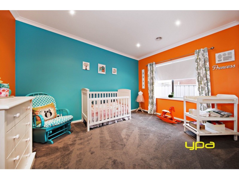 15 Mount Way, Caroline Springs VIC 3023