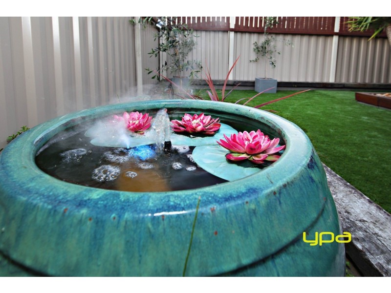 15 Mount Way, Caroline Springs VIC 3023