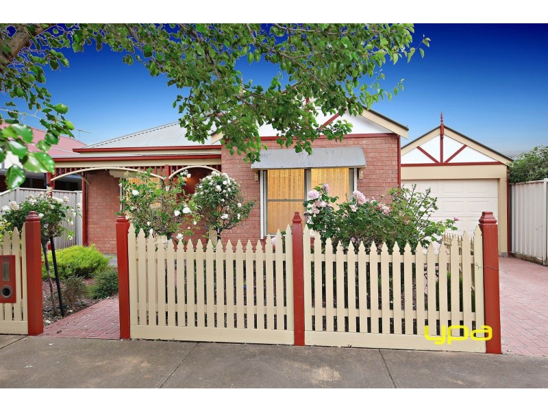 63 Northampton Crescent, Caroline Springs VIC 3023
