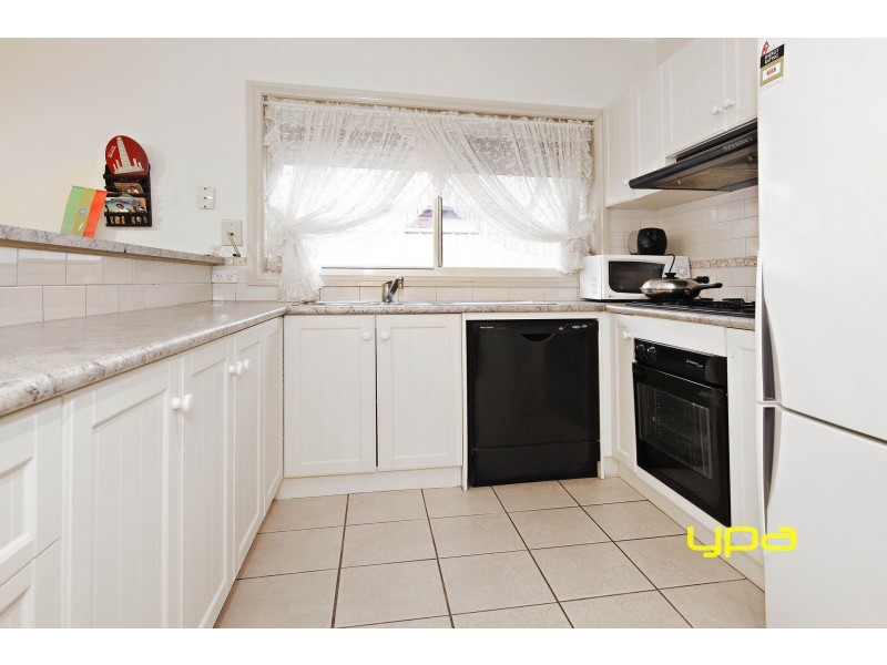 63 Northampton Crescent, Caroline Springs VIC 3023