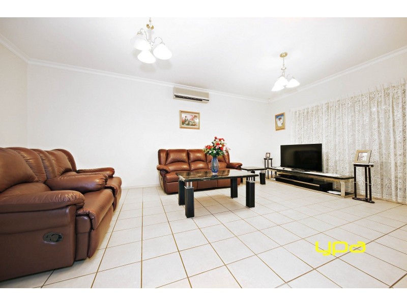 63 Northampton Crescent, Caroline Springs VIC 3023