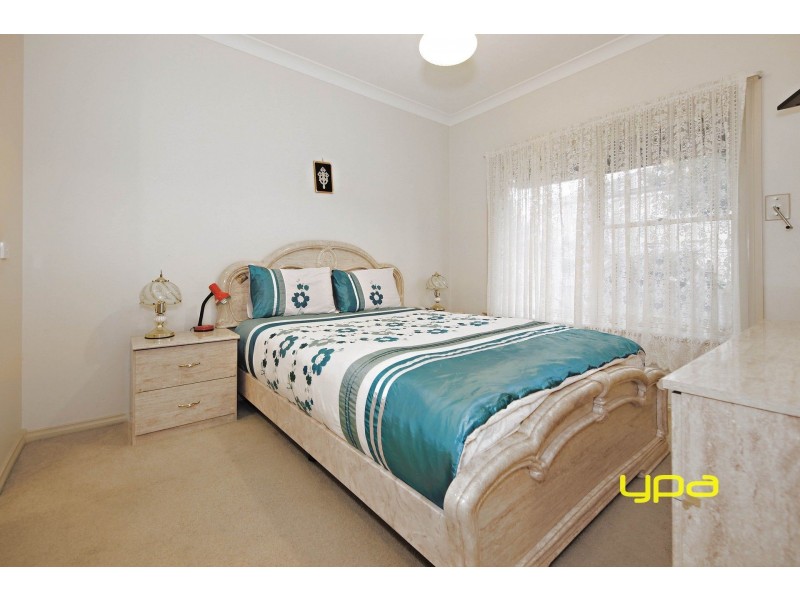 63 Northampton Crescent, Caroline Springs VIC 3023