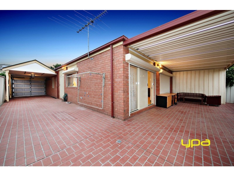 63 Northampton Crescent, Caroline Springs VIC 3023