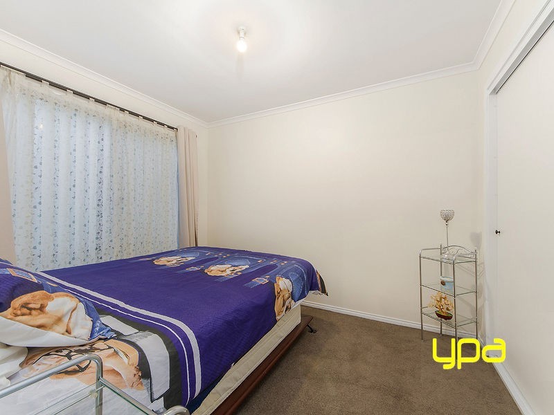 15 Strickland Crescent, Burnside VIC 3023
