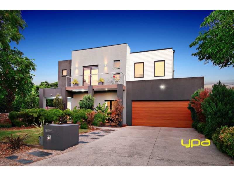 2 Lonsdale Court, Caroline Springs VIC 3023