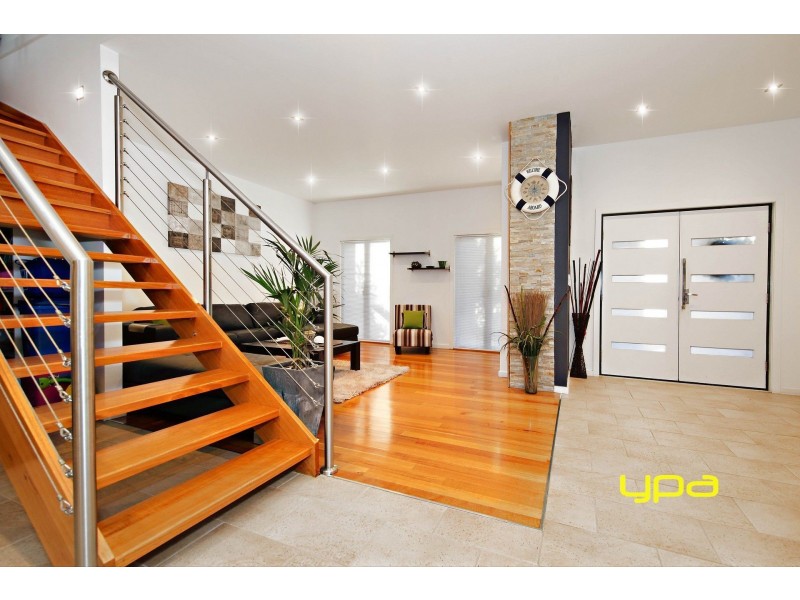 2 Lonsdale Court, Caroline Springs VIC 3023