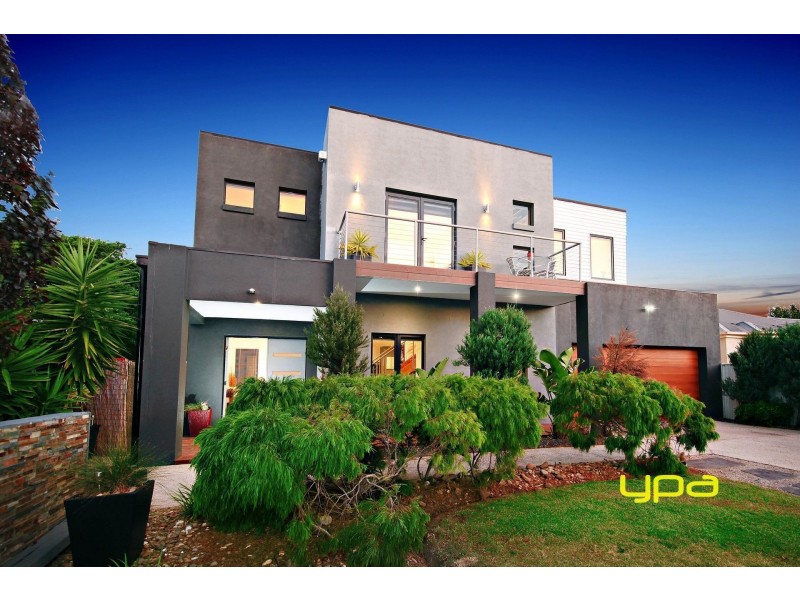 2 Lonsdale Court, Caroline Springs VIC 3023