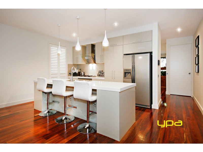 28 Woodward Way, Caroline Springs VIC 3023