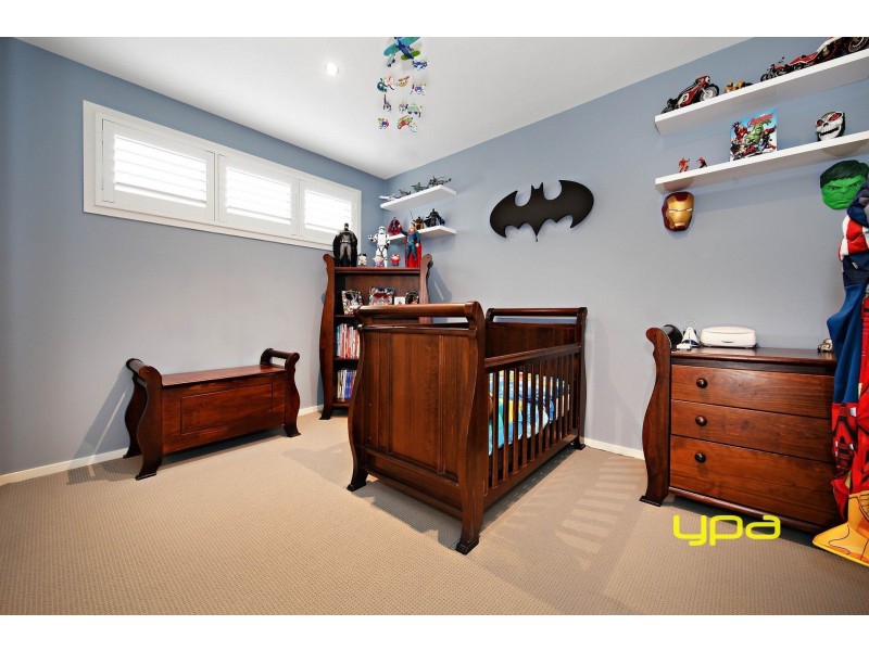 28 Woodward Way, Caroline Springs VIC 3023