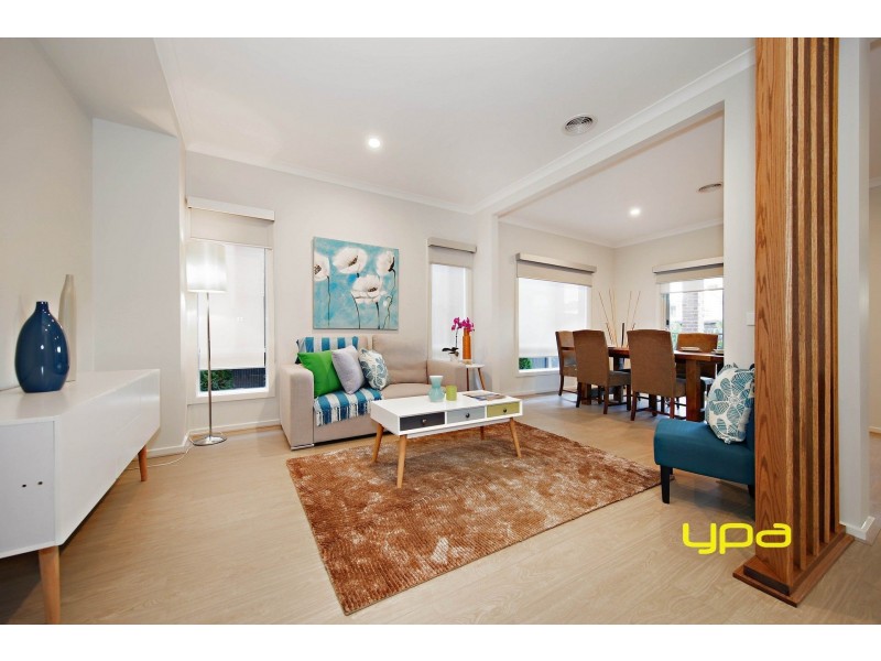 9 Beaconsfield Lane, Caroline Springs VIC 3023