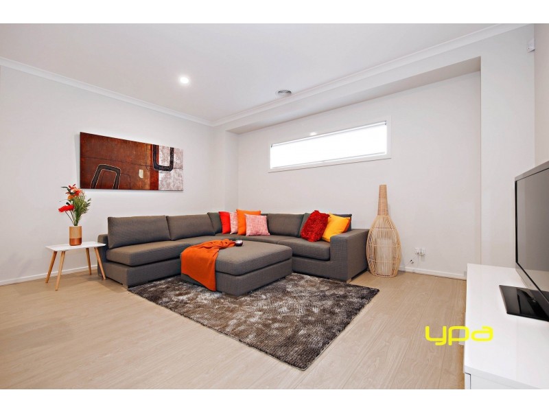 9 Beaconsfield Lane, Caroline Springs VIC 3023