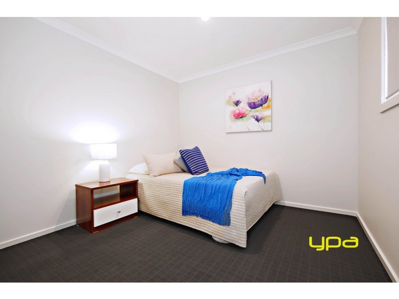 9 Beaconsfield Lane, Caroline Springs VIC 3023