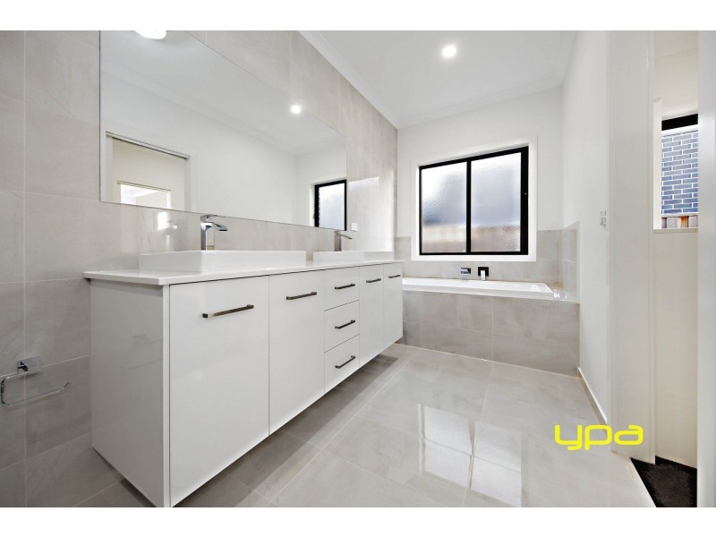 19 Rowling Street, Plumpton VIC 3335