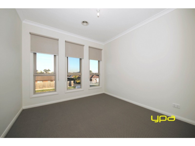 33 Adams Street, St Albans VIC 3021