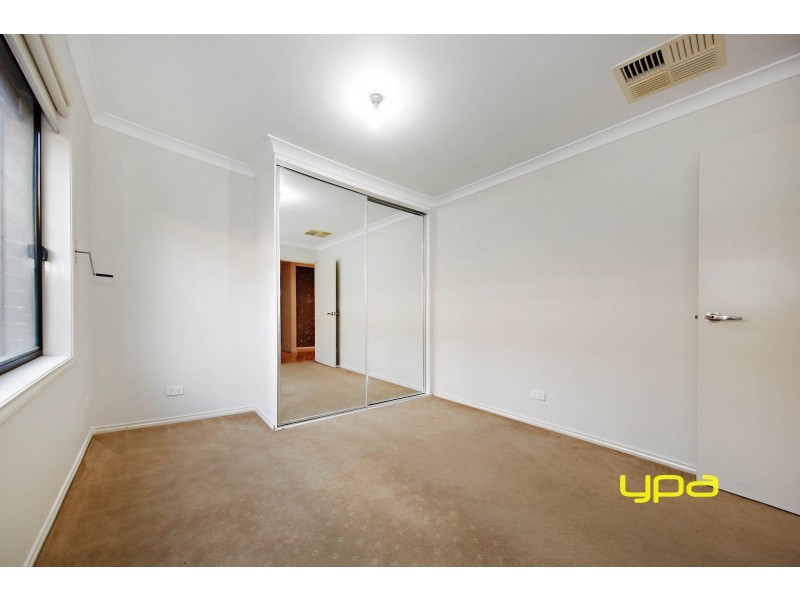 18 Deakin Grove, Burnside Heights VIC 3023