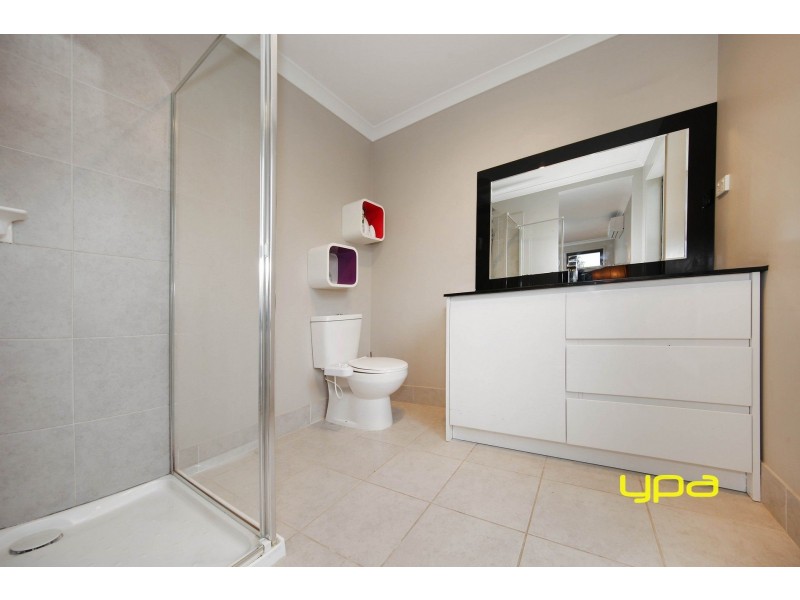 12 Phoenix Grove, Plumpton VIC 3335