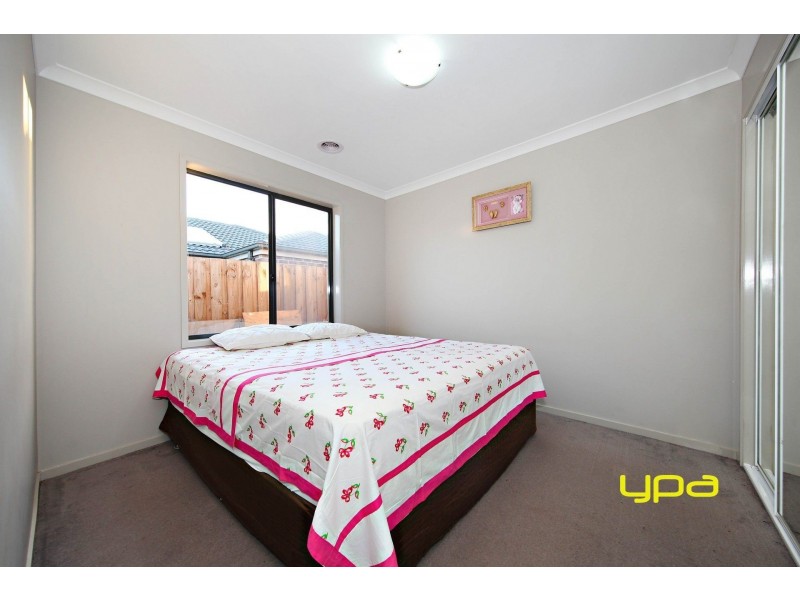 12 Phoenix Grove, Plumpton VIC 3335