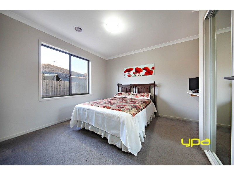 12 Phoenix Grove, Plumpton VIC 3335