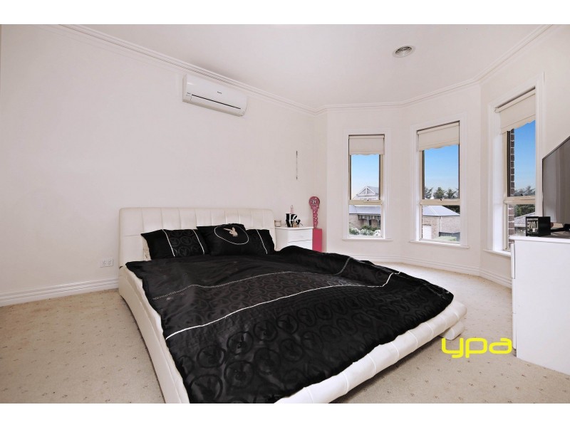 23 Dickerson Way, Caroline Springs VIC 3023