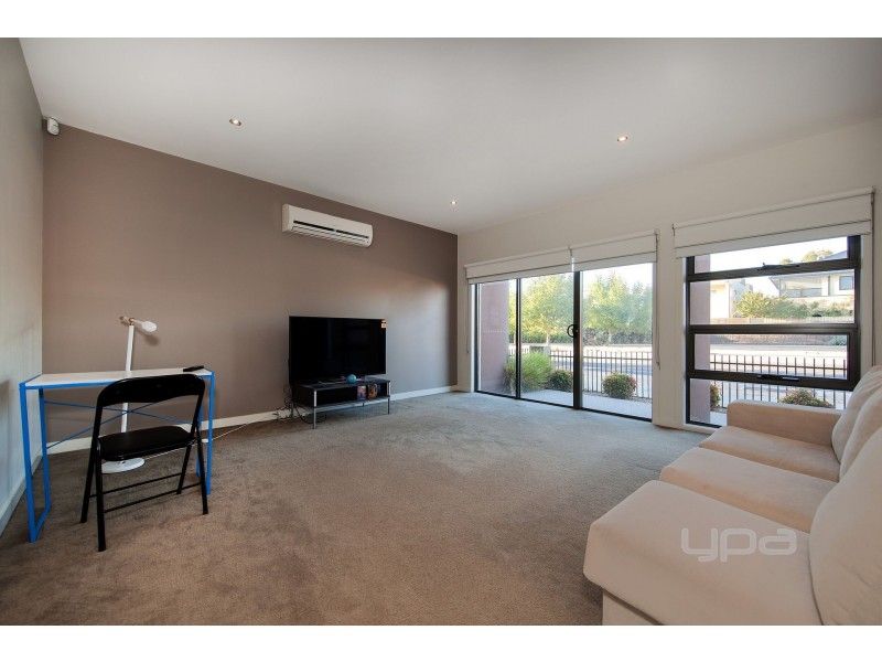 58 Commercial Road, Caroline Springs VIC 3023