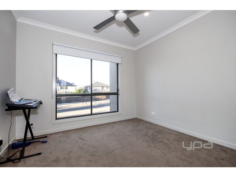 58 Commercial Road, Caroline Springs VIC 3023