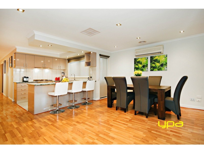 14 Emerald Court, Caroline Springs VIC 3023