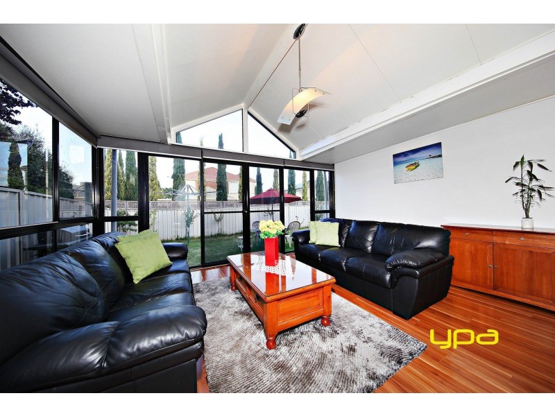 14 Emerald Court, Caroline Springs VIC 3023