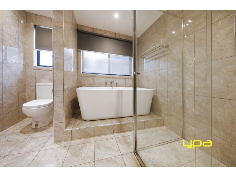 14 Emerald Court, Caroline Springs VIC 3023