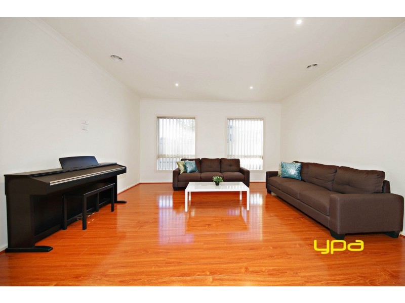 3 Tumbalong Street, Caroline Springs VIC 3023