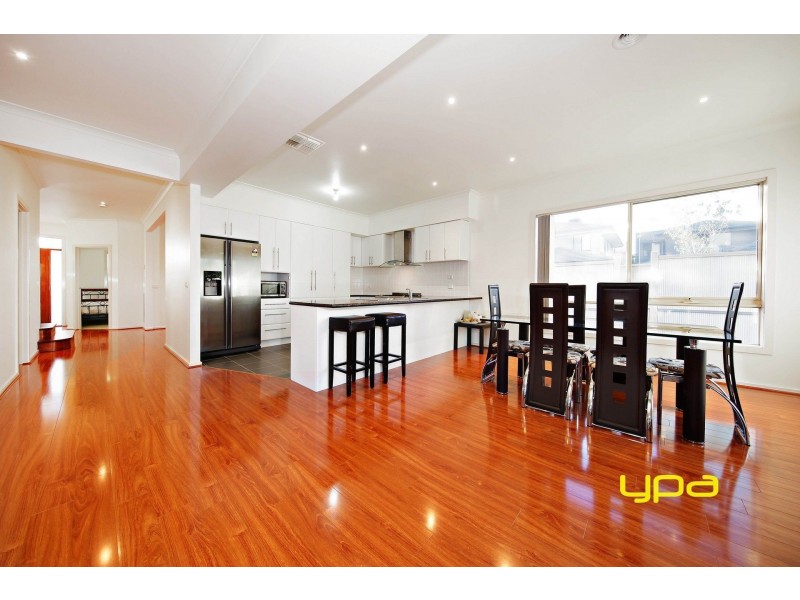 3 Tumbalong Street, Caroline Springs VIC 3023