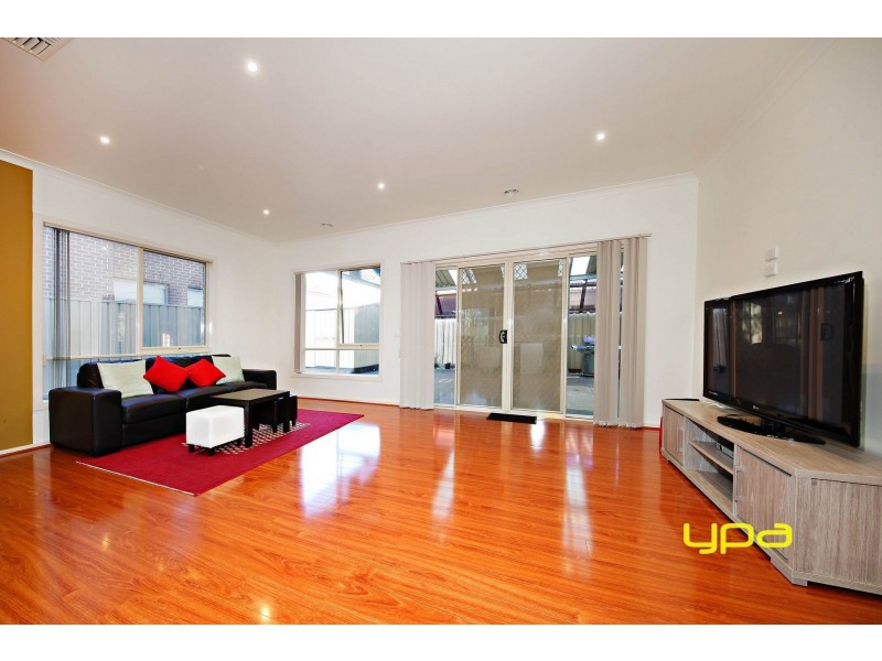 3 Tumbalong Street, Caroline Springs VIC 3023