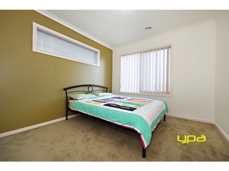 3 Tumbalong Street, Caroline Springs VIC 3023