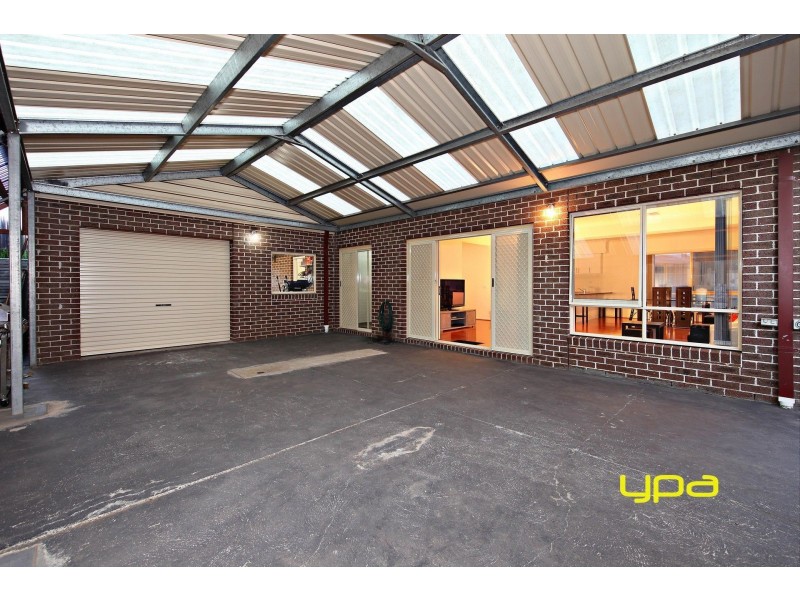 3 Tumbalong Street, Caroline Springs VIC 3023