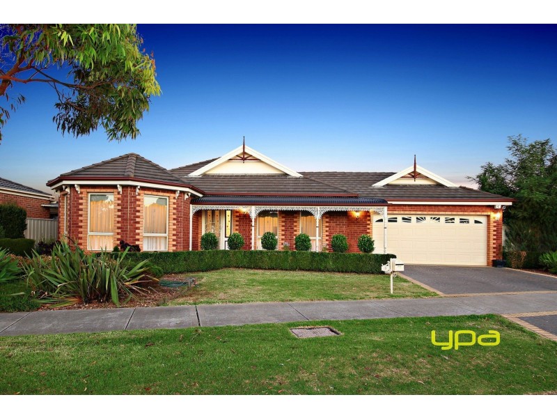 3 Alpine Gardens, Caroline Springs VIC 3023