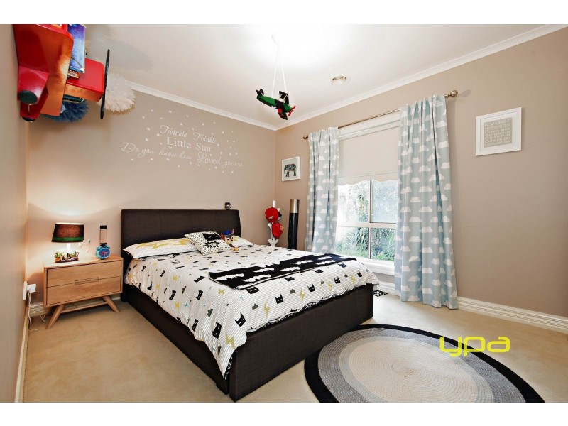 3 Alpine Gardens, Caroline Springs VIC 3023