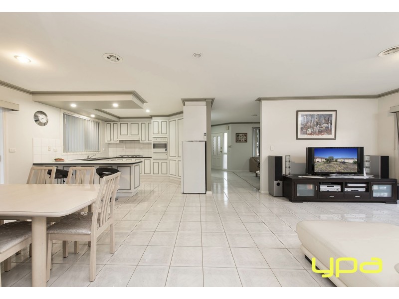 15 Clematis Drive, Taylors Lakes VIC 3038