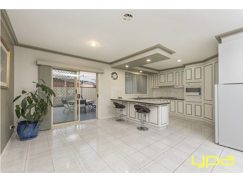 15 Clematis Drive, Taylors Lakes VIC 3038